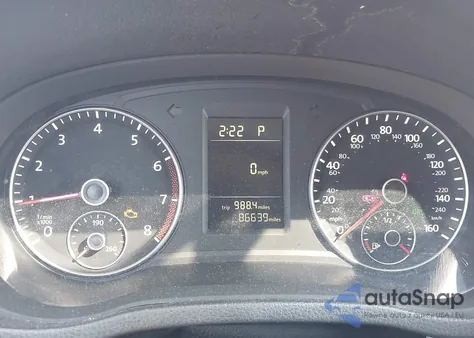 2015 Volkswagen Passat 1.8T S z USA, uszkodzony, nr VIN 1VWAT7A32FC010384